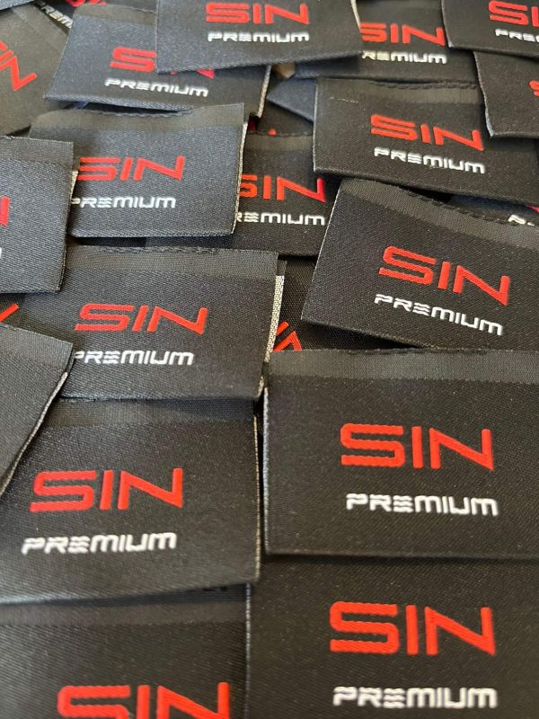 eigen label merchandise